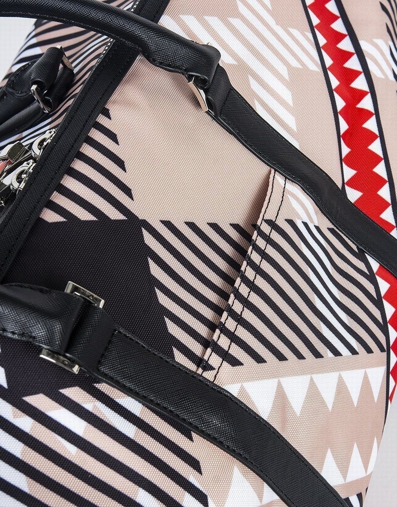 Beige Sprayground Sharks In London Men's Duffle Bags | 180227243