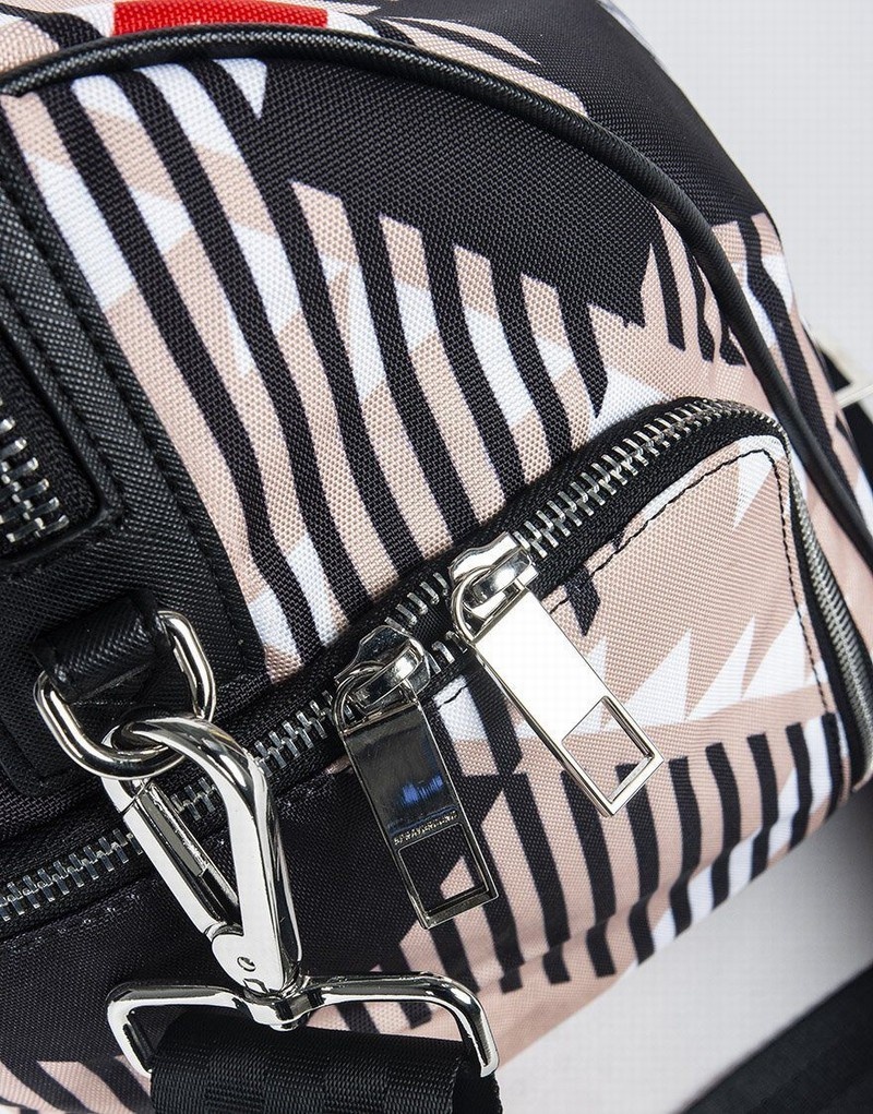 Beige Sprayground Sharks In London Men's Duffle Bags | 180227243