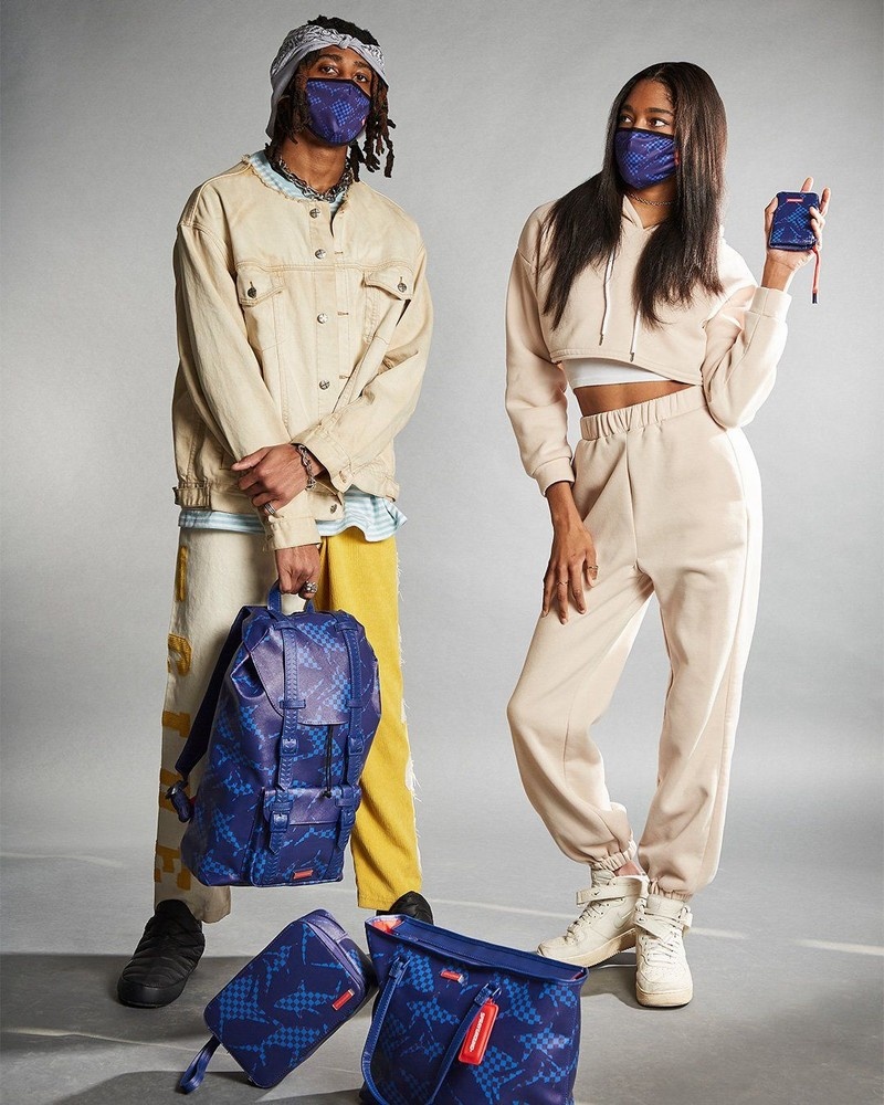 Navy Sprayground Shark Check Men's Tote Bags | 818563812